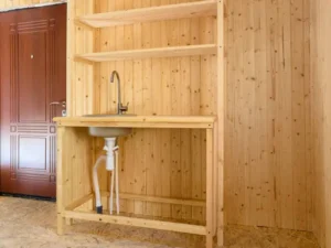 DIY keukenwand van OSB-platen met houtstructuur